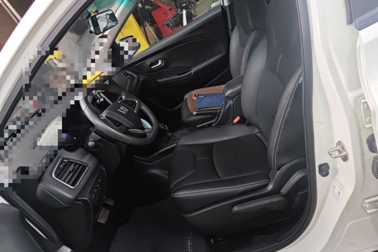 Used Luxgen S3 2016 1.6L CVT Flagship Edition Left Front Seat