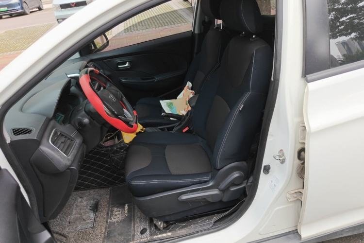 Used Luxgen S3 2016 1.6L CVT Deluxe Model with Sunroof Left Front Seat