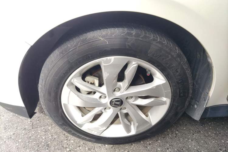 Used Luxgen S3 2016 1.6L CVT Smart Enjoyment Model Left Front Wheel Hub
