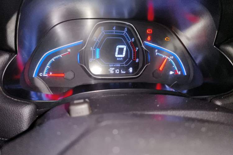 Used Luxgen S3 2016 1.6L CVT Flagship Edition Odometer Close Up