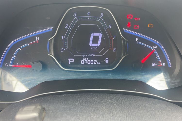 Used Luxgen S3 2016 1.6L CVT Deluxe Model with Sunroof Odometer Close Up