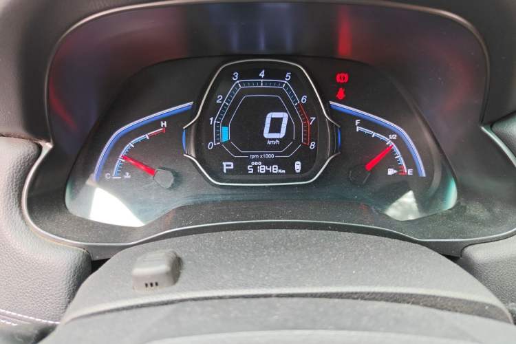 Used Luxgen S3 2016 1.6L CVT Deluxe Model with Sunroof Odometer Close Up