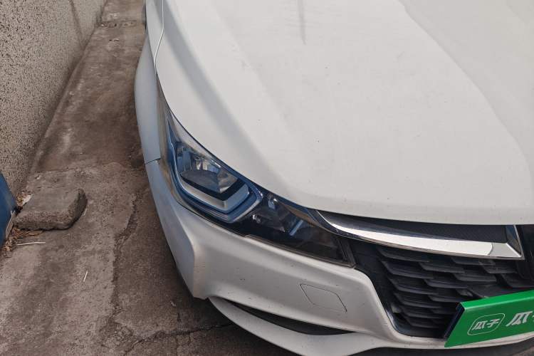 Used Luxgen S3 2016 1.6L Manual Smart Edition Right Front Headlight