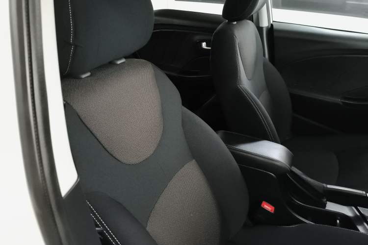 Used Luxgen S3 2016 1.6L CVT Smart Enjoyment Model Right Front Seat