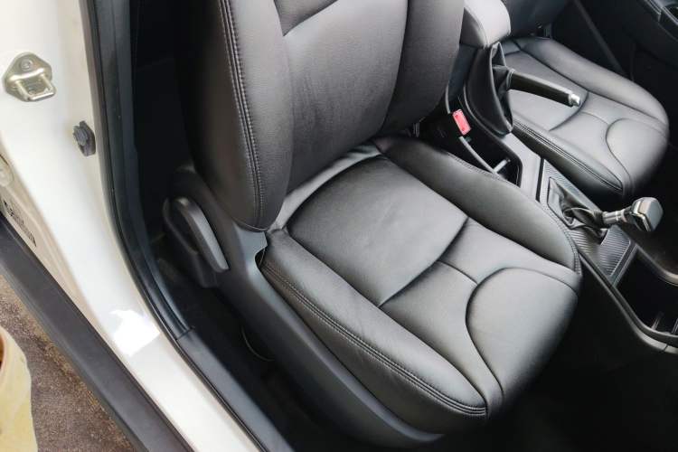 Used Luxgen S3 2016 1.6L CVT Deluxe Model with Sunroof Right Front Seat