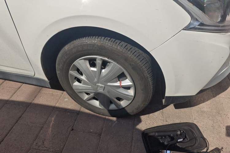 Used Luxgen S3 2016 1.6L Manual Smart Edition Right Front Wheel Hub