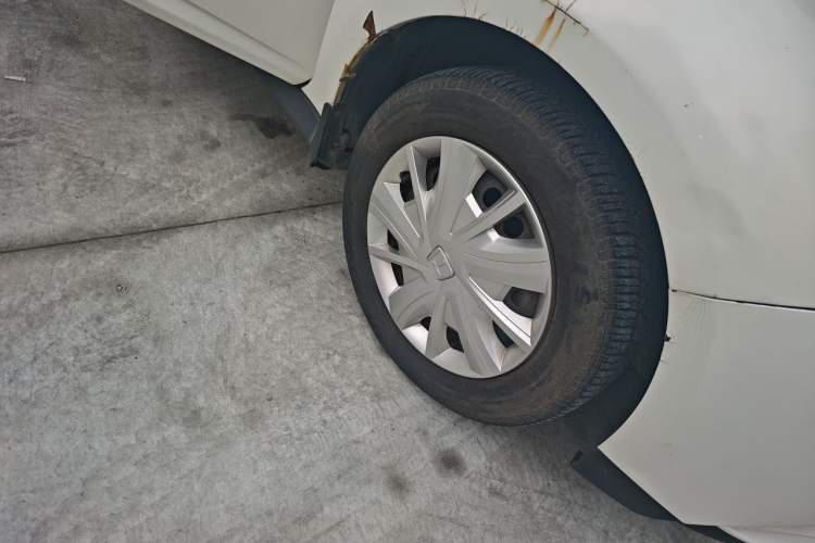 Used Luxgen S3 2016 1.6L Manual Smart Edition Right Front Wheel Hub