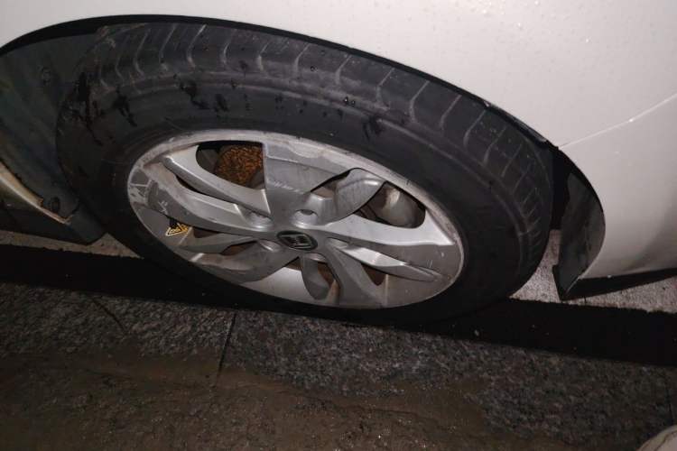 Used Luxgen S3 2016 1.6L CVT Smart Enjoyment Model Right Front Wheel Hub