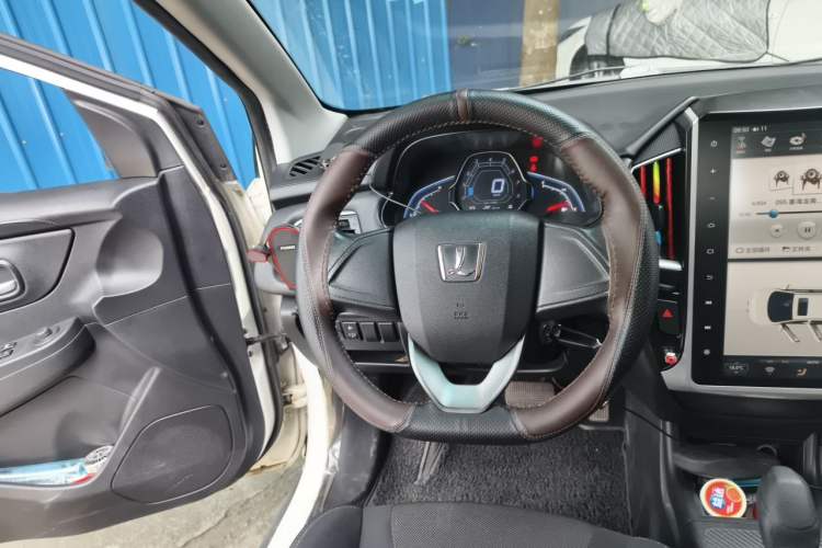 Used Luxgen S3 2016 1.6L CVT Smart Enjoyment Model Steering Wheel