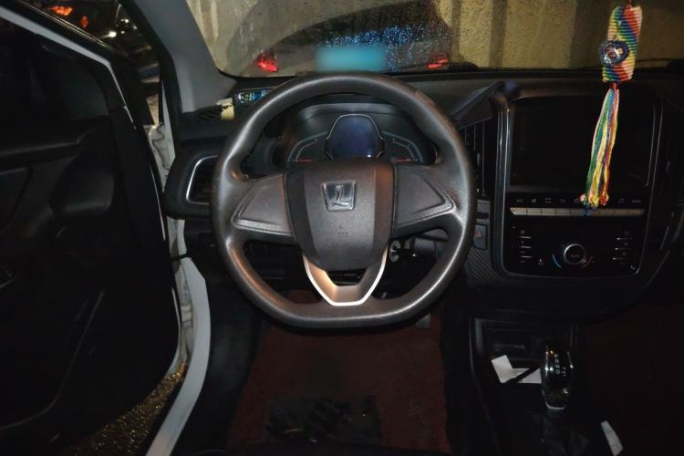 Used Luxgen S3 2016 1.6L CVT Smart Enjoyment Model Steering Wheel