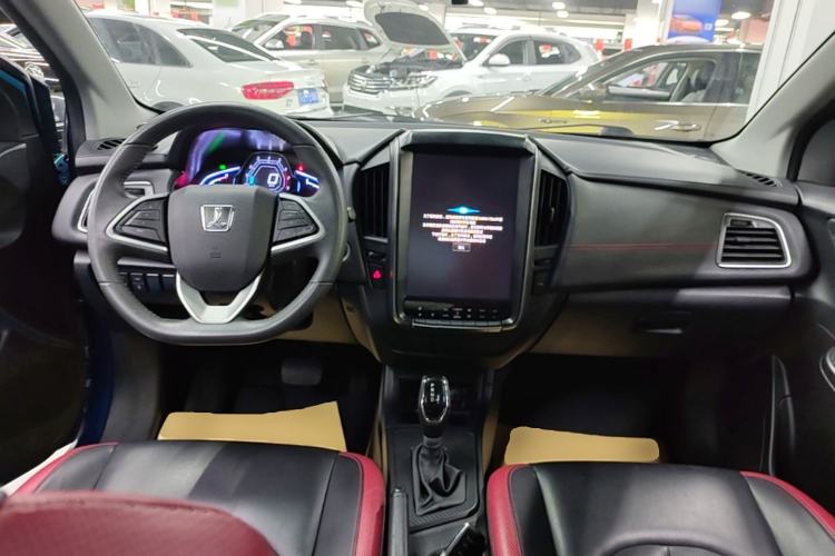 Used Luxgen U5 SUV 2017 1.6L CVT Flagship Edition Center Console