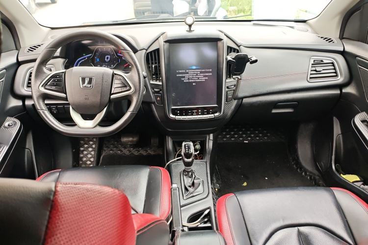 Used Luxgen U5 SUV 2017 1.6L CVT Jazz Edition Center Console
