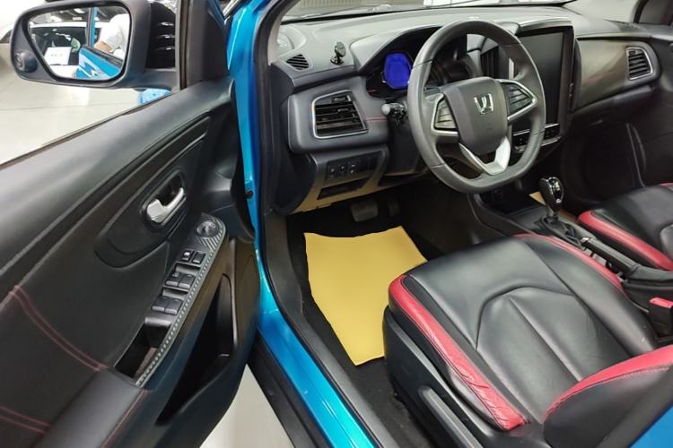 Used Luxgen U5 SUV 2017 1.6L CVT Flagship Edition Driver Seat