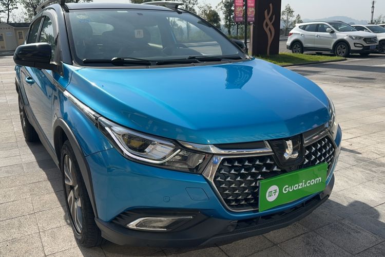 Used Luxgen U5 SUV 2017 1.6L CVT Jazz Edition Front Right 45 Deg