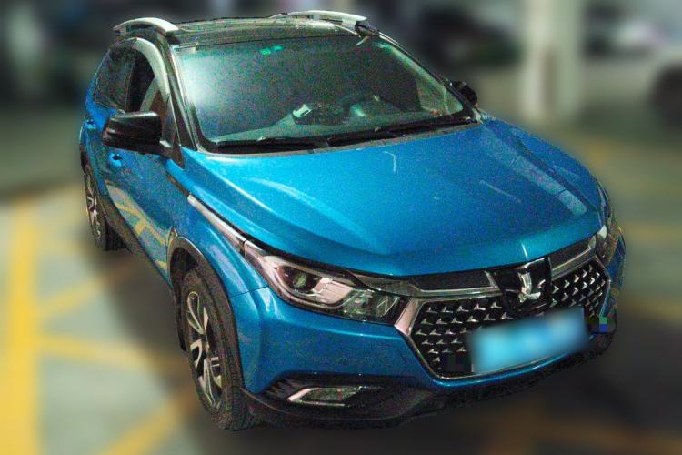 Used Luxgen U5 SUV 2017 1.6L Manual Jazz Edition Front Right 45 Deg