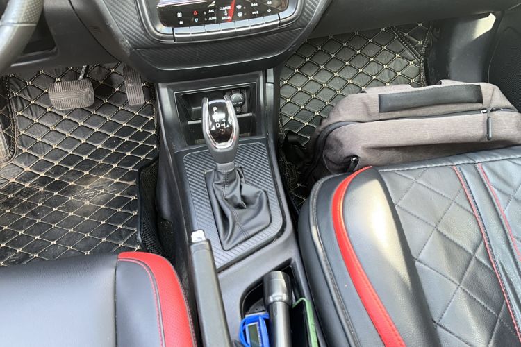 Used Luxgen U5 SUV 2017 1.6L CVT Jazz Edition Gear Lever