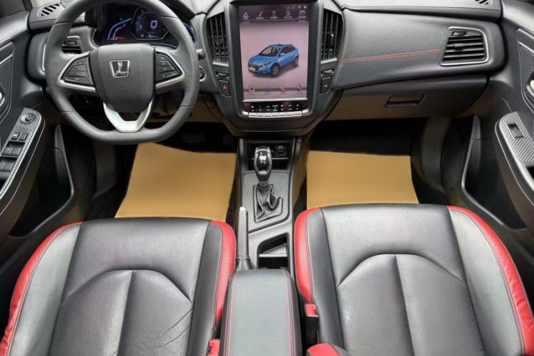 Used Luxgen U5 SUV 2017 1.6L CVT Flagship Edition Interior 4