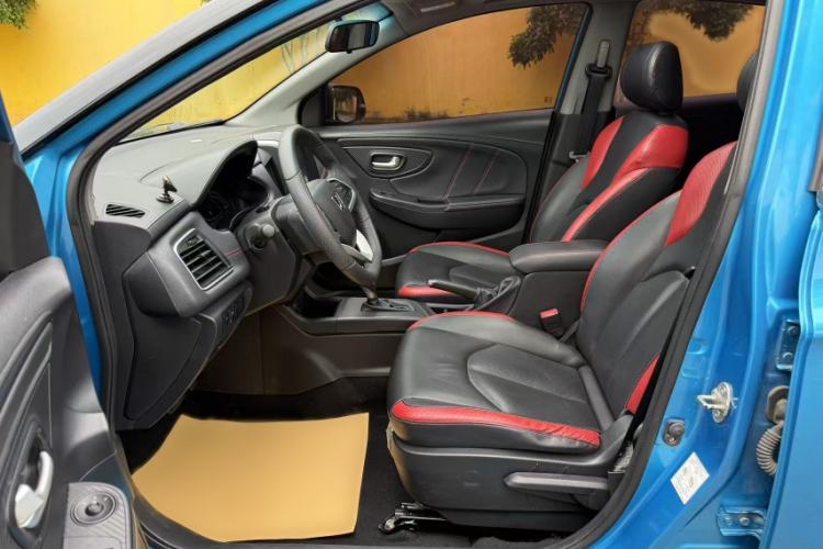 Used Luxgen U5 SUV 2017 1.6L CVT Flagship Edition Left Front Seat