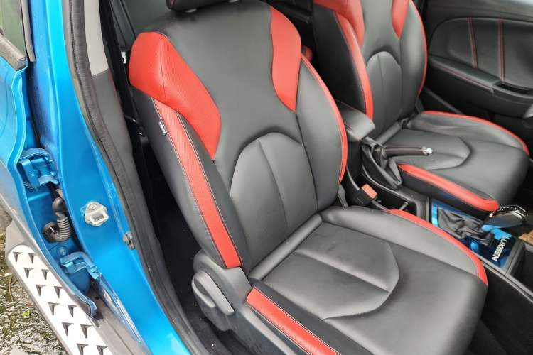 Used Luxgen U5 SUV 2017 1.6L CVT Jazz Edition Right Front Seat