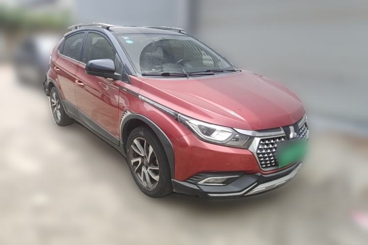 Used Luxgen U5 SUV 2017 1.6L CVT Jazz Edition Front Right 45 Deg