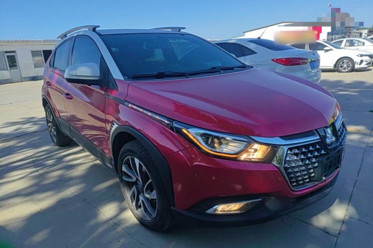 Used Luxgen U5 SUV 2017 1.6L CVT Jazz Edition Front Right 45 Deg