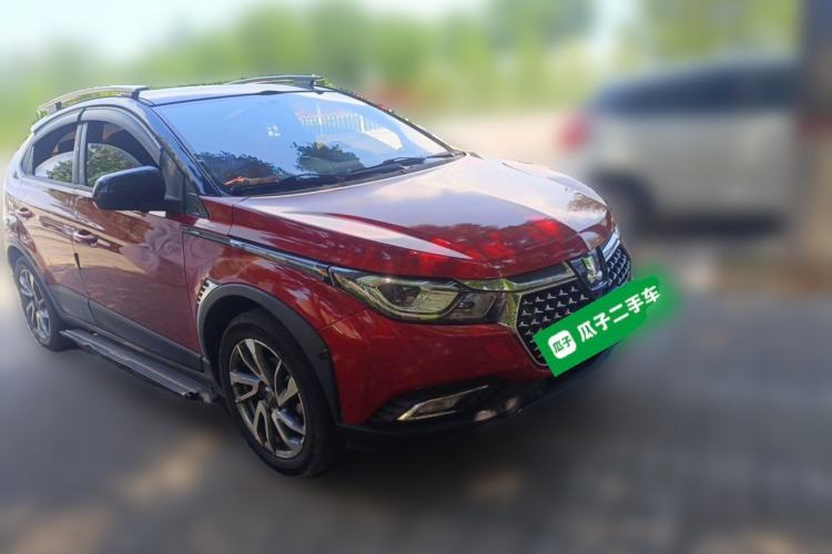 Used Luxgen U5 SUV 2017 1.6L CVT Flagship Edition Front Right 45 Deg
