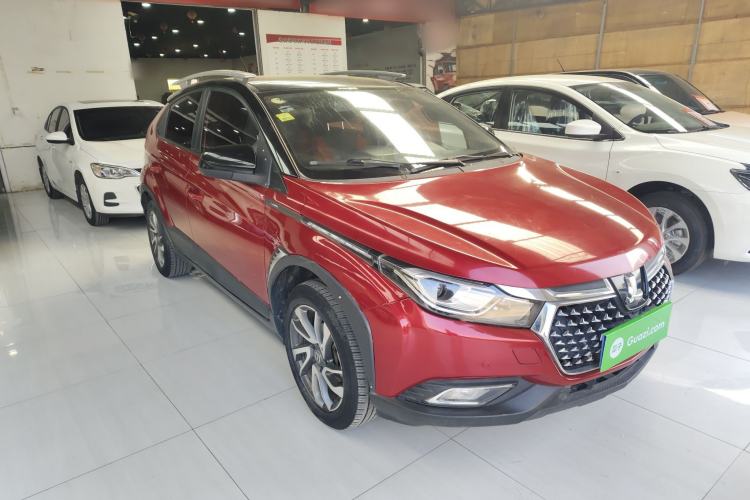 Used Luxgen U5 SUV 2017 1.6L CVT Prestige Edition Front Right 45 Deg