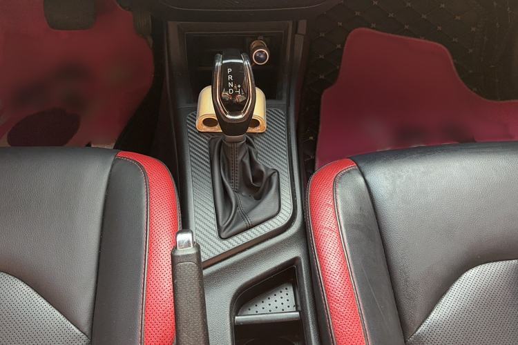 Used Luxgen U5 SUV 2017 1.6L CVT Jazz Edition Gear Lever