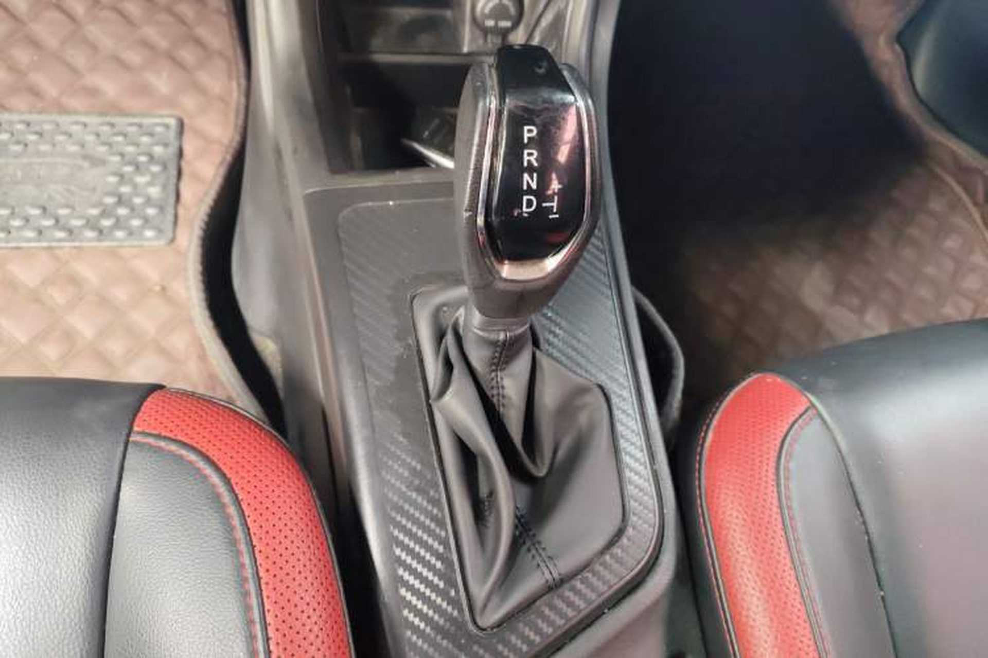 Used Luxgen U5 SUV 2017 1.6L CVT Prestige Edition Gear Lever