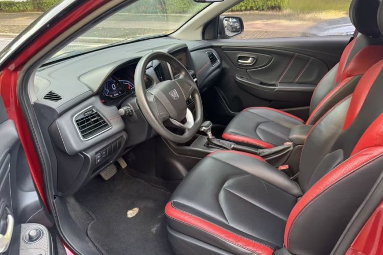 Used Luxgen U5 SUV 2017 1.6L CVT Knight Edition Interior 2