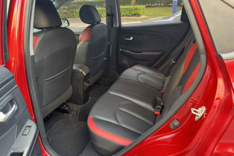 Used Luxgen U5 SUV 2017 1.6L CVT Knight Edition Interior 3