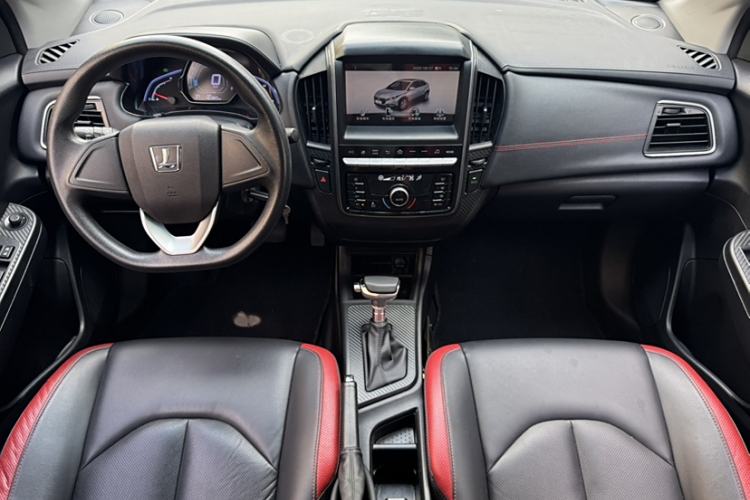 Used Luxgen U5 SUV 2017 1.6L CVT Knight Edition Interior 4