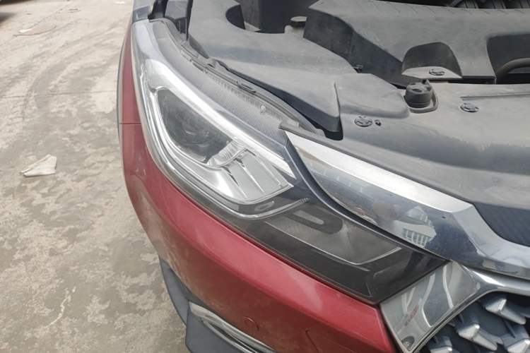 Used Luxgen U5 SUV 2017 1.6L CVT Jazz Edition Right Front Headlight