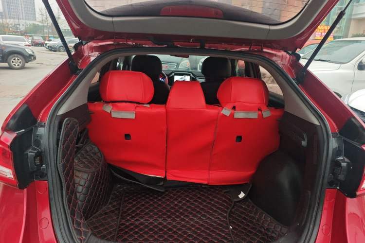 Used Luxgen U5 SUV 2017 1.6L Manual Knight Edition Trunk