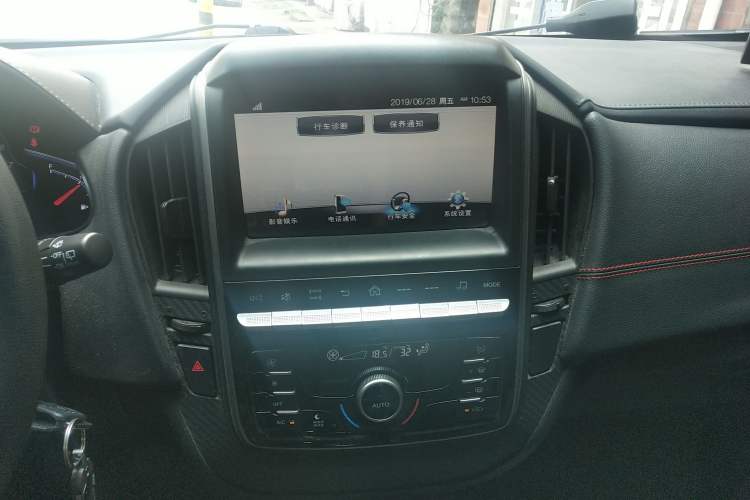 Used Luxgen U5 SUV 2017 1.6L Manual Knight Edition Audio And AC Panel
