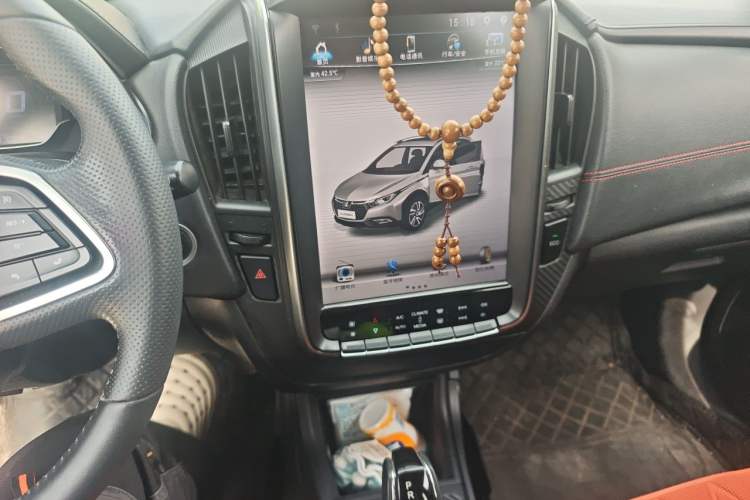 Used Luxgen U5 SUV 2017 1.6L CVT Jazz Edition Audio And AC Panel
