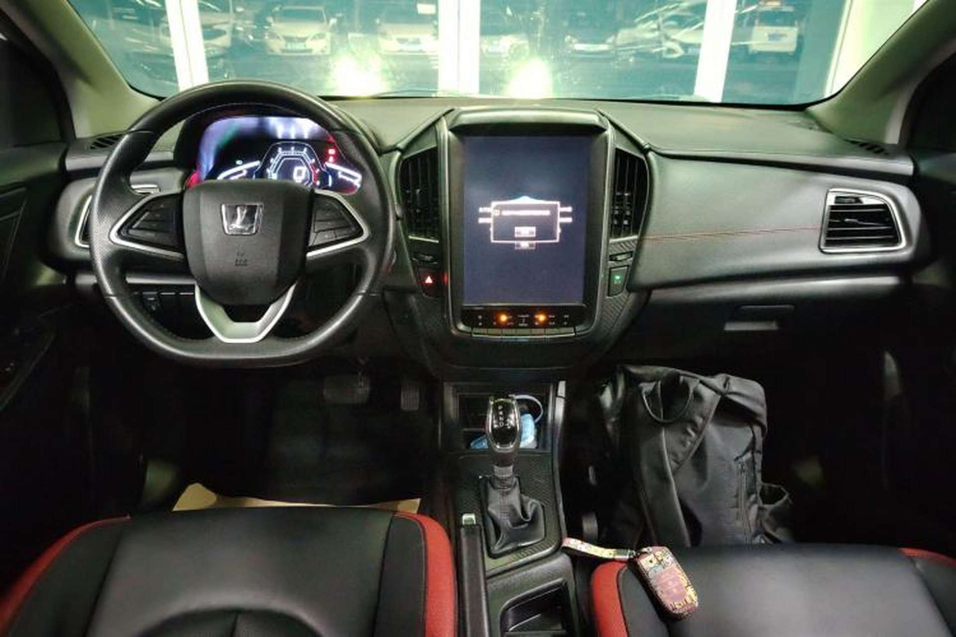 Used Luxgen U5 SUV 2017 1.6L CVT Jazz Edition Center Console