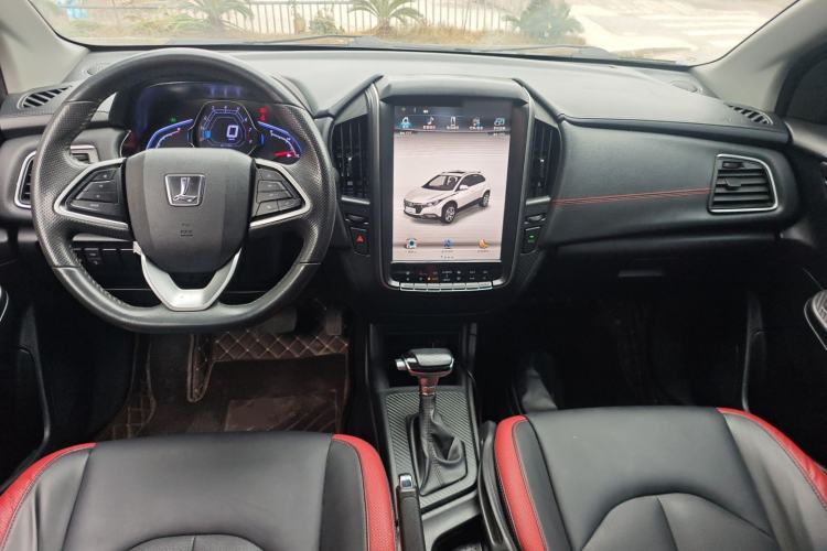 Used Luxgen U5 SUV 2017 1.6L CVT Prestige Edition Center Console