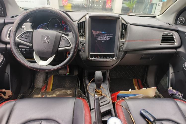 Used Luxgen U5 SUV 2017 1.6L CVT Jazz Edition Center Console