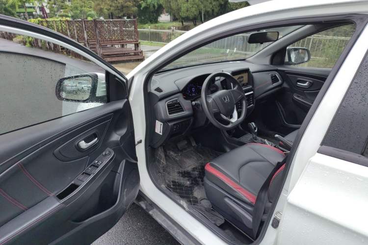 Used Luxgen U5 SUV 2017 1.6L CVT Knight Edition Driver Seat