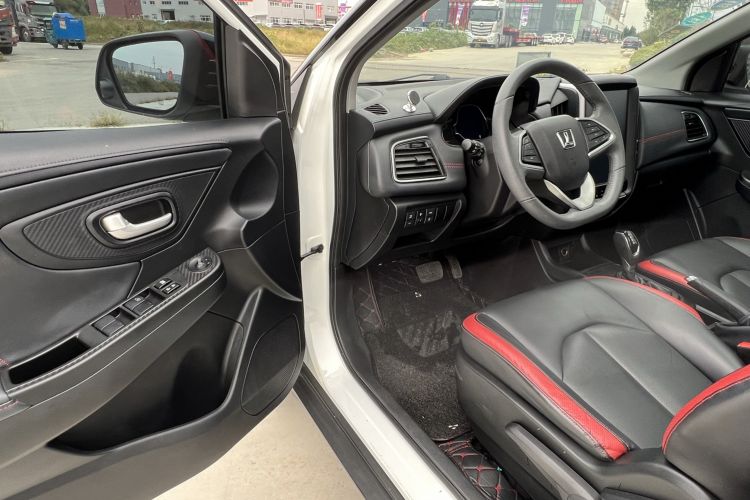 Used Luxgen U5 SUV 2017 1.6L CVT Jazz Edition Driver Seat
