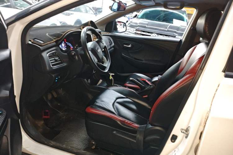 Used Luxgen U5 SUV 2017 1.6L CVT Knight Edition Driver Seat