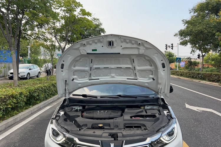 Used Luxgen U5 SUV 2017 1.6L Manual MingShi Edition Engine Bay