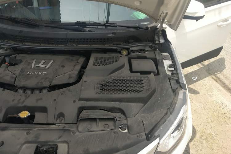 Used Luxgen U5 SUV 2017 1.6L Manual Knight Edition Engine Bay Left