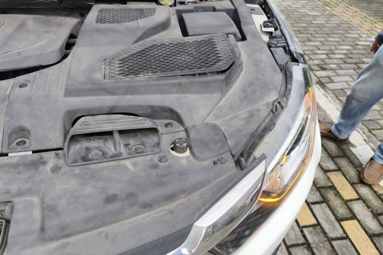 Used Luxgen U5 SUV 2017 1.6L CVT Jazz Edition Engine Bay Left