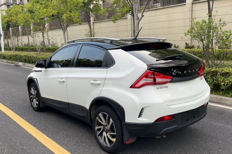 Used Luxgen U5 SUV 2017 1.6L Manual MingShi Edition Exterior 1