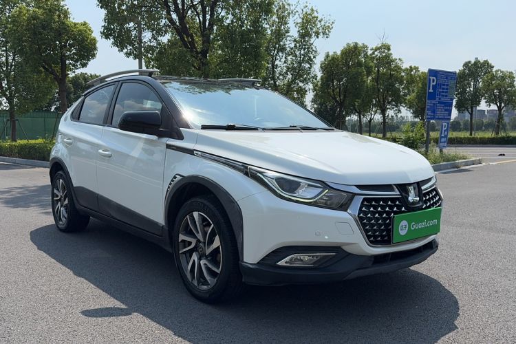Used Luxgen U5 SUV 2017 1.6L CVT Prestige Edition Exterior 2
