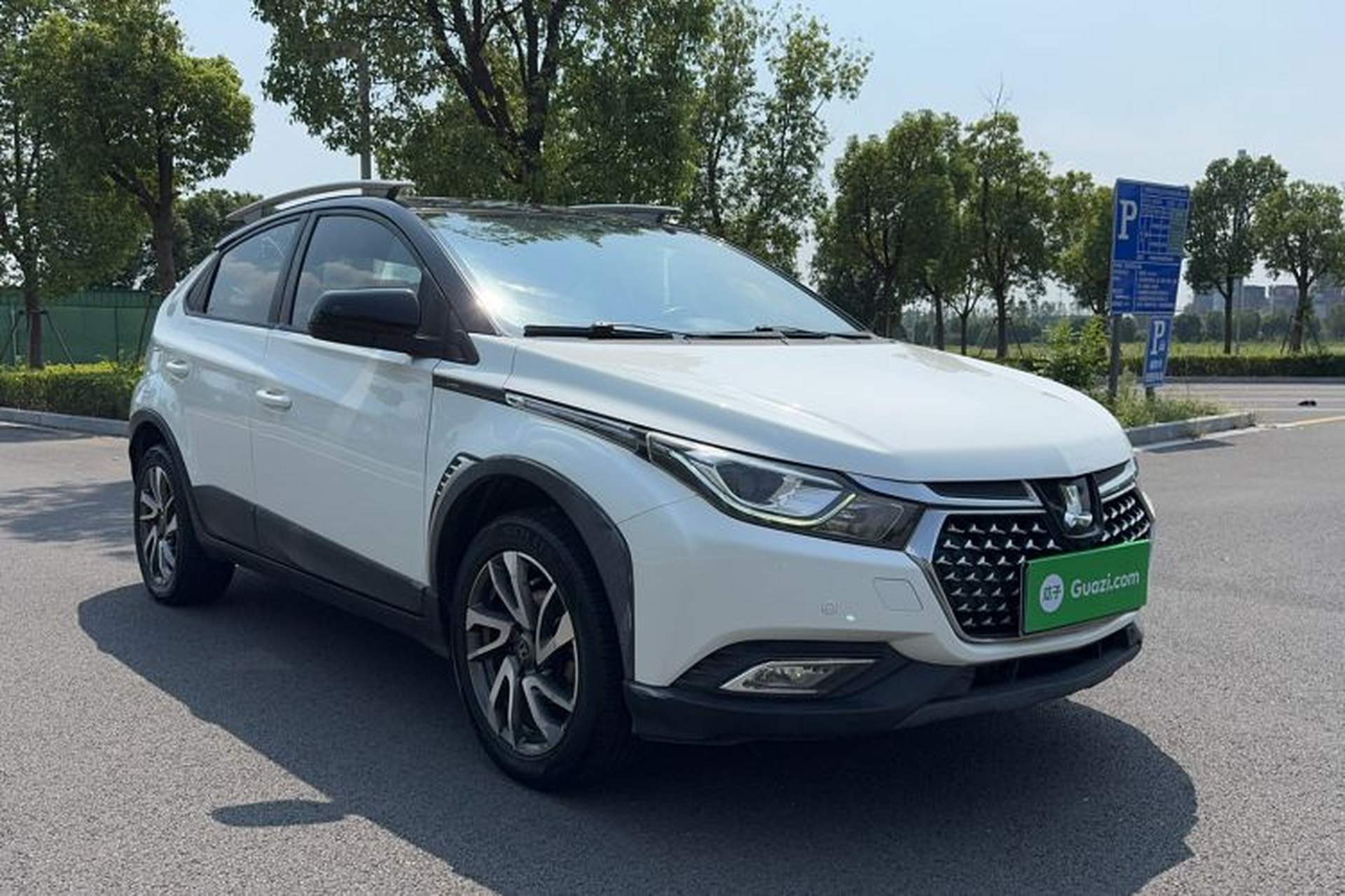 Used Luxgen U5 SUV 2017 1.6L CVT Prestige Edition Exterior 2