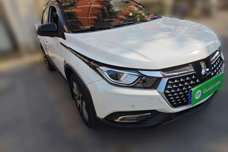 Used Luxgen U5 SUV 2017 1.6L CVT Flagship Edition Exterior 2
