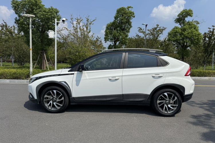 Used Luxgen U5 SUV 2017 1.6L CVT Prestige Edition Exterior 5